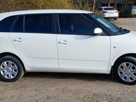 Шкода Фабия 2011 в Тернополе на Automoto.ua Белый Шкода Фабия, объемом двигателя 1.4 л и пробегом 220 тыс. км за 5800 $, фото 1 на Automoto.ua