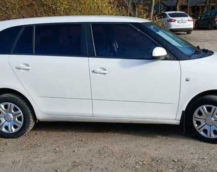 Білий Шкода Фабія, об'ємом двигуна 1.4 л та пробігом 220 тис. км за 5800 $, фото 1 на Automoto.ua