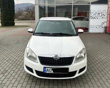 Белый Шкода Фабия, объемом двигателя 1.4 л и пробегом 248 тыс. км за 5199 $, фото 1 на Automoto.ua