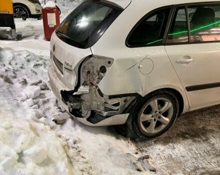 Белый Шкода Фабия, объемом двигателя 1.2 л и пробегом 360 тыс. км за 3800 $, фото 1 на Automoto.ua