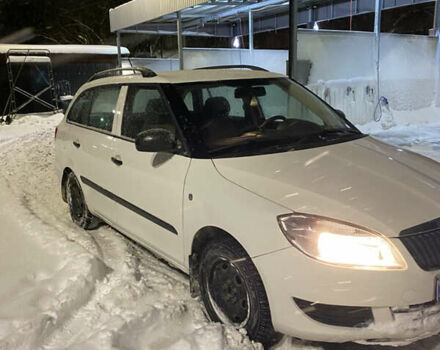 Белый Шкода Фабия, объемом двигателя 1.2 л и пробегом 230 тыс. км за 4100 $, фото 1 на Automoto.ua