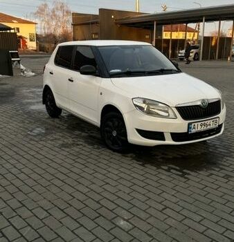 Білий Шкода Фабія, об'ємом двигуна 1.2 л та пробігом 233 тис. км за 5000 $, фото 1 на Automoto.ua