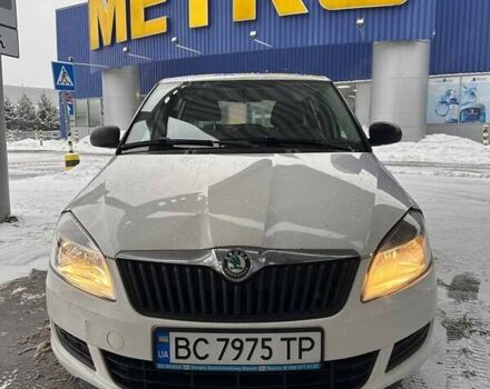 Белый Шкода Фабия, объемом двигателя 1.2 л и пробегом 199 тыс. км за 4500 $, фото 1 на Automoto.ua