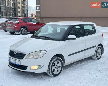 Белый Шкода Фабия, объемом двигателя 1.2 л и пробегом 286 тыс. км за 4550 $, фото 1 на Automoto.ua