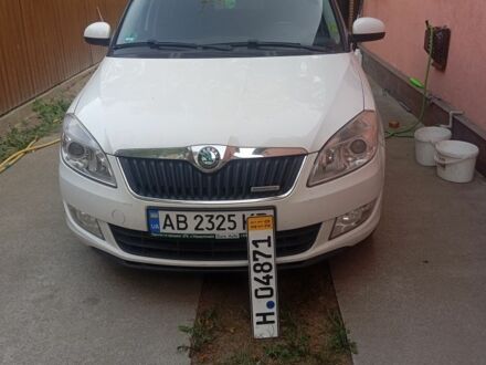 Белый Шкода Фабия, объемом двигателя 0 л и пробегом 205 тыс. км за 6700 $, фото 1 на Automoto.ua