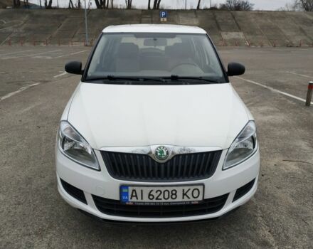 Белый Шкода Фабия, объемом двигателя 1.2 л и пробегом 388 тыс. км за 3400 $, фото 1 на Automoto.ua