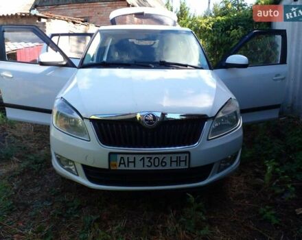Білий Шкода Фабія, об'ємом двигуна 1.39 л та пробігом 241 тис. км за 4300 $, фото 1 на Automoto.ua