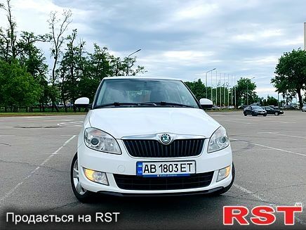 Белый Шкода Фабия, объемом двигателя 1.2 л и пробегом 287 тыс. км за 4900 $, фото 1 на Automoto.ua