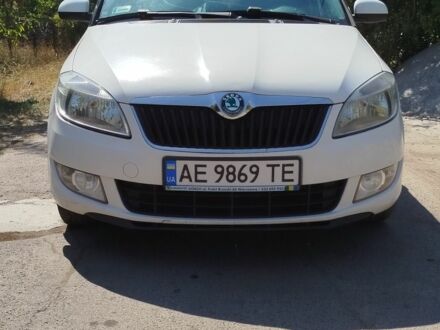 Белый Шкода Фабия, объемом двигателя 1.2 л и пробегом 285 тыс. км за 4800 $, фото 1 на Automoto.ua