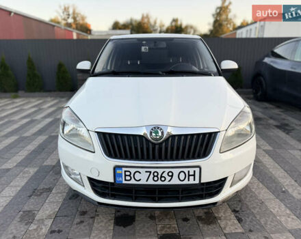 Білий Шкода Фабія, об'ємом двигуна 1.39 л та пробігом 238 тис. км за 5200 $, фото 1 на Automoto.ua
