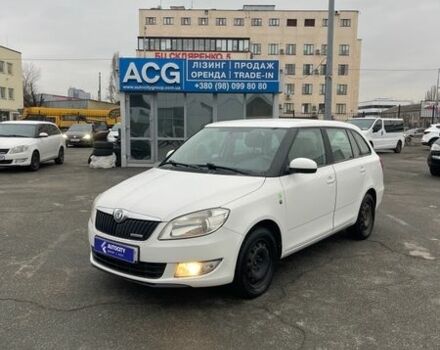 Белый Шкода Фабия, объемом двигателя 1.2 л и пробегом 239 тыс. км за 5650 $, фото 1 на Automoto.ua