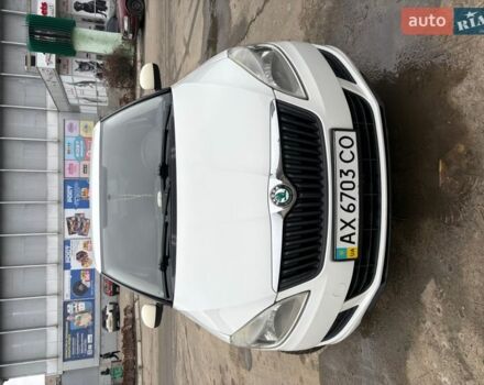 Белый Шкода Фабия, объемом двигателя 1.2 л и пробегом 224 тыс. км за 5100 $, фото 1 на Automoto.ua