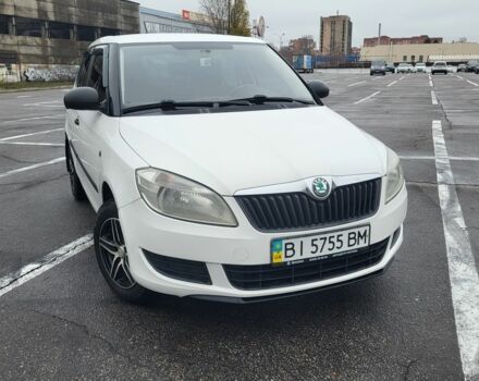 Белый Шкода Фабия, объемом двигателя 1.4 л и пробегом 172 тыс. км за 6200 $, фото 1 на Automoto.ua