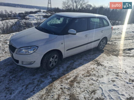 Шкода Фабия 2012 в Днепре (Днепропетровске) на Automoto.ua Белый Шкода Фабия, объемом двигателя 1.39 л и пробегом 389 тыс. км за 3500 $, фото 1 на Automoto.ua