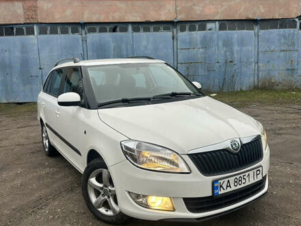 Белый Шкода Фабия, объемом двигателя 1.2 л и пробегом 180 тыс. км за 5500 $, фото 1 на Automoto.ua