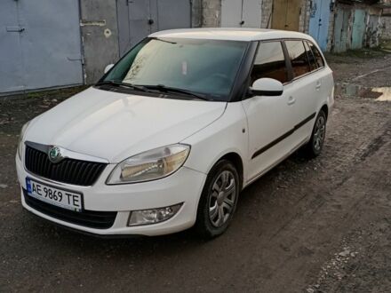 Белый Шкода Фабия, объемом двигателя 1.2 л и пробегом 280 тыс. км за 5000 $, фото 1 на Automoto.ua