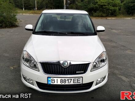 Белый Шкода Фабия, объемом двигателя 1.2 л и пробегом 300 тыс. км за 5700 $, фото 1 на Automoto.ua