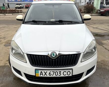 Білий Шкода Фабія, об'ємом двигуна 1.2 л та пробігом 22400 тис. км за 5100 $, фото 1 на Automoto.ua