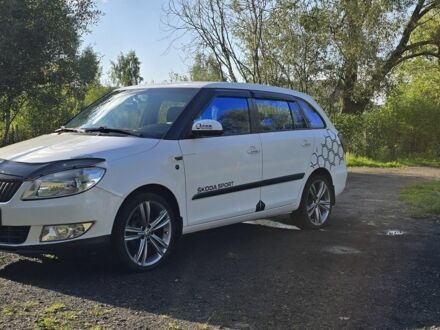 Белый Шкода Фабия, объемом двигателя 0 л и пробегом 230 тыс. км за 7200 $, фото 1 на Automoto.ua