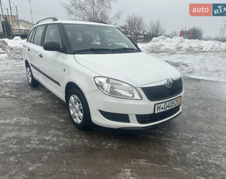 Білий Шкода Фабія, об'ємом двигуна 1.6 л та пробігом 195 тис. км за 6450 $, фото 1 на Automoto.ua