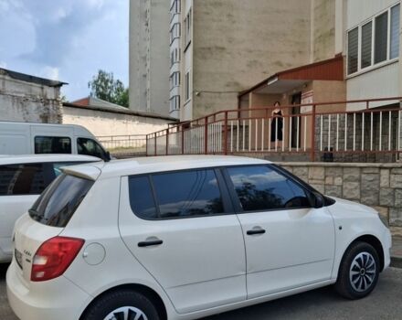 Белый Шкода Фабия, объемом двигателя 1.6 л и пробегом 246 тыс. км за 5800 $, фото 1 на Automoto.ua