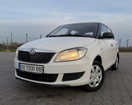 Белый Шкода Фабия, объемом двигателя 1.2 л и пробегом 224 тыс. км за 4500 $, фото 1 на Automoto.ua