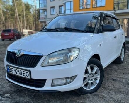 Белый Шкода Фабия, объемом двигателя 1.2 л и пробегом 230 тыс. км за 4400 $, фото 1 на Automoto.ua