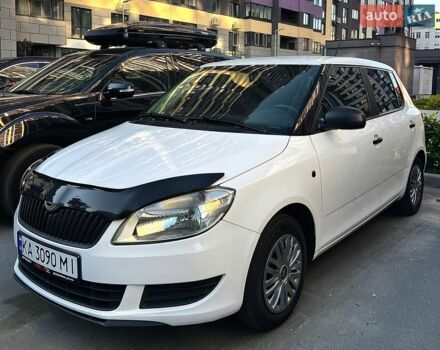 Білий Шкода Фабія, об'ємом двигуна 1.2 л та пробігом 330 тис. км за 4600 $, фото 1 на Automoto.ua