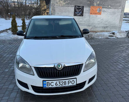 Білий Шкода Фабія, об'ємом двигуна 1.39 л та пробігом 350 тис. км за 4300 $, фото 1 на Automoto.ua
