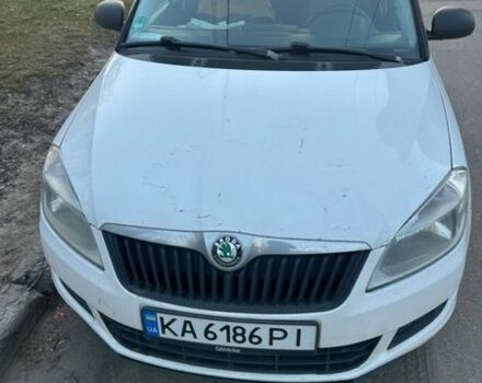 Белый Шкода Фабия, объемом двигателя 1.2 л и пробегом 170 тыс. км за 4500 $, фото 1 на Automoto.ua
