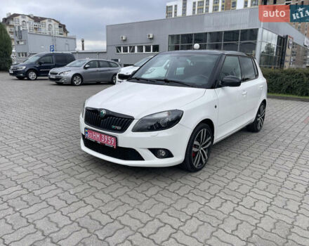 Белый Шкода Фабия, объемом двигателя 1.4 л и пробегом 163 тыс. км за 10300 $, фото 1 на Automoto.ua