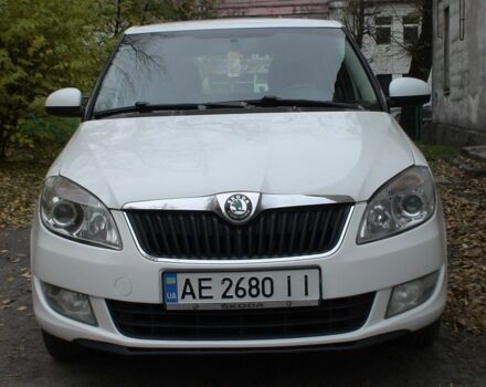 Шкода Фабія 2012 у Кам'янське (Дніпродзержинськ) на Automoto.ua Білий Шкода Фабія, об'ємом двигуна 1.4 л та пробігом 171 тис. км за 5700 $, фото 1 на Automoto.ua