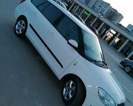 Белый Шкода Фабия, объемом двигателя 1.2 л и пробегом 216 тыс. км за 4700 $, фото 1 на Automoto.ua