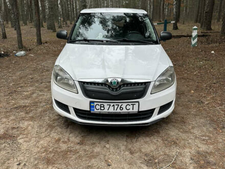 Шкода Фабия 2012 в Городне на Automoto.ua Белый Шкода Фабия, объемом двигателя 1.2 л и пробегом 196 тыс. км за 4800 $, фото 1 на Automoto.ua