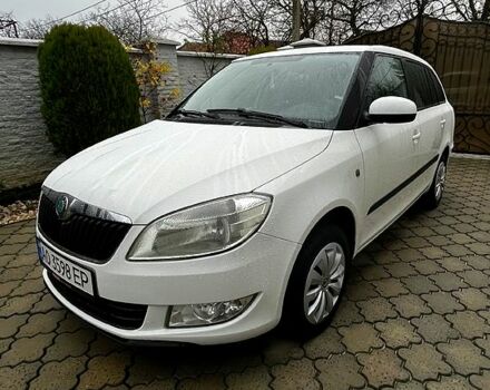 Белый Шкода Фабия, объемом двигателя 1.6 л и пробегом 175 тыс. км за 5900 $, фото 1 на Automoto.ua