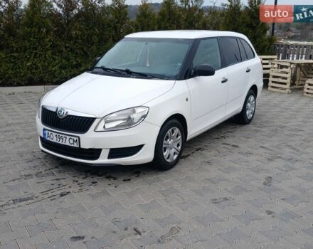 Белый Шкода Фабия, объемом двигателя 1.6 л и пробегом 300 тыс. км за 4900 $, фото 1 на Automoto.ua