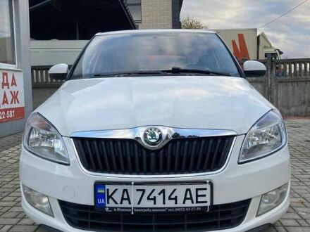 Белый Шкода Фабия, объемом двигателя 1.39 л и пробегом 404 тыс. км за 5100 $, фото 1 на Automoto.ua
