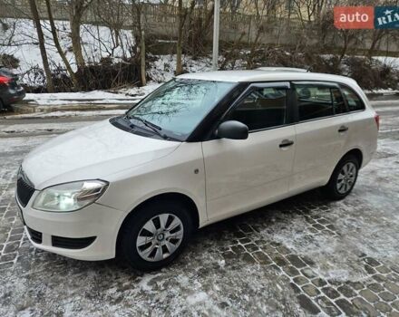 Білий Шкода Фабія, об'ємом двигуна 1.6 л та пробігом 254 тис. км за 5600 $, фото 1 на Automoto.ua