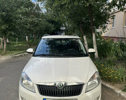 Білий Шкода Фабія, об'ємом двигуна 1.2 л та пробігом 214 тис. км за 5350 $, фото 1 на Automoto.ua