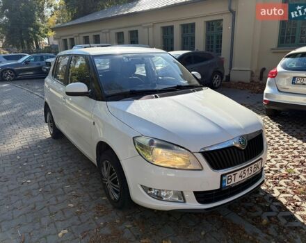 Белый Шкода Фабия, объемом двигателя 1.39 л и пробегом 186 тыс. км за 5200 $, фото 1 на Automoto.ua