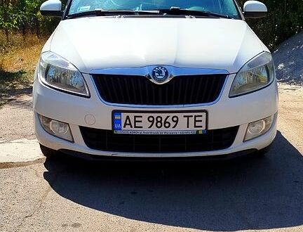 Белый Шкода Фабия, объемом двигателя 1.2 л и пробегом 285 тыс. км за 4600 $, фото 1 на Automoto.ua