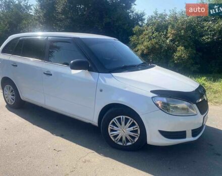 Белый Шкода Фабия, объемом двигателя 1.6 л и пробегом 350 тыс. км за 4700 $, фото 1 на Automoto.ua