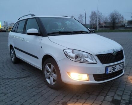 Белый Шкода Фабия, объемом двигателя 1.2 л и пробегом 270 тыс. км за 2899 $, фото 1 на Automoto.ua