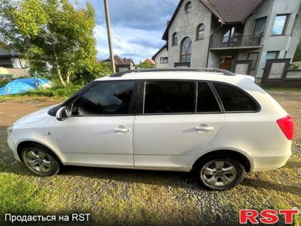 Белый Шкода Фабия, объемом двигателя 1.2 л и пробегом 214 тыс. км за 5200 $, фото 1 на Automoto.ua