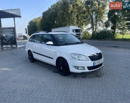 Білий Шкода Фабія, об'ємом двигуна 1.2 л та пробігом 250 тис. км за 3699 $, фото 1 на Automoto.ua