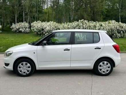 Шкода Фабия 2013 в Тернополе на Automoto.ua Белый Шкода Фабия, объемом двигателя 1.4 л и пробегом 144 тыс. км за 6300 $, фото 1 на Automoto.ua