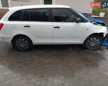 Білий Шкода Фабія, об'ємом двигуна 1.2 л та пробігом 250 тис. км за 3500 $, фото 1 на Automoto.ua