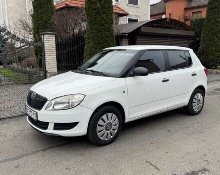 Белый Шкода Фабия, объемом двигателя 1.2 л и пробегом 355 тыс. км за 3300 $, фото 1 на Automoto.ua