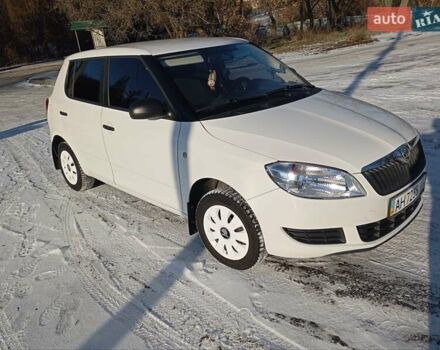 Белый Шкода Фабия, объемом двигателя 1.4 л и пробегом 101 тыс. км за 5899 $, фото 1 на Automoto.ua