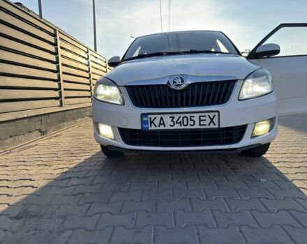 Белый Шкода Фабия, объемом двигателя 1.4 л и пробегом 258 тыс. км за 4010 $, фото 1 на Automoto.ua
